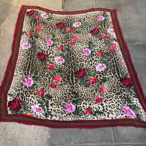 813 Ottotredici Cheetah and Rose Scarf